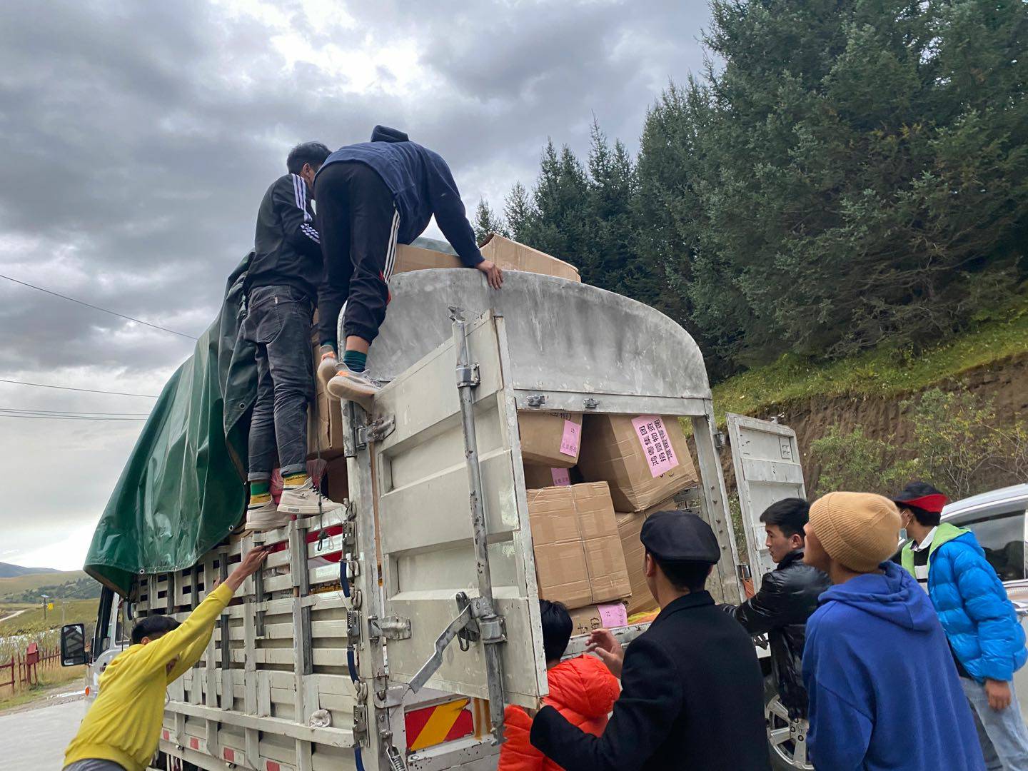 开云app官方在线入口-开云(中国)公益回顾丨家国同欢月同圆 温暖满载甘孜州(图5)